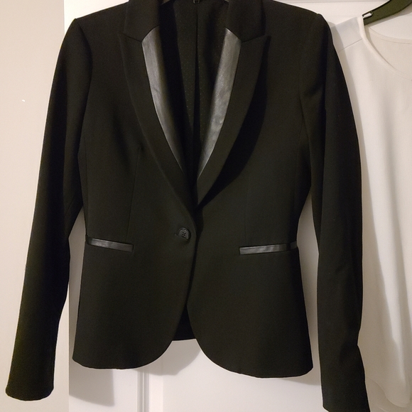 Express Jackets & Blazers - Express Black Blazer Size 10